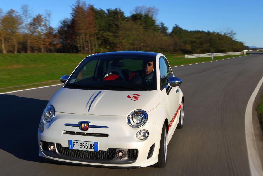  Abarth 595 50th Anniversary Edition 2013 года  (фото 10 из 26)